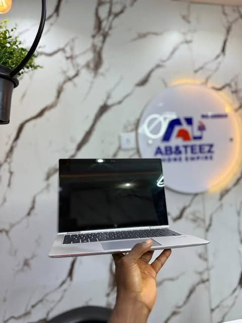 HP Laptop 1030 G2